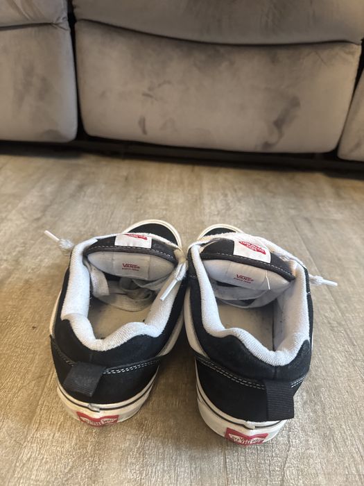 Vans knu skool noi purtati odata negru cu alb