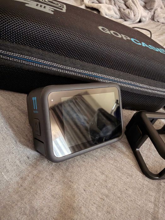 GoPro HERO 11 Black + Set Accesorii Cadou