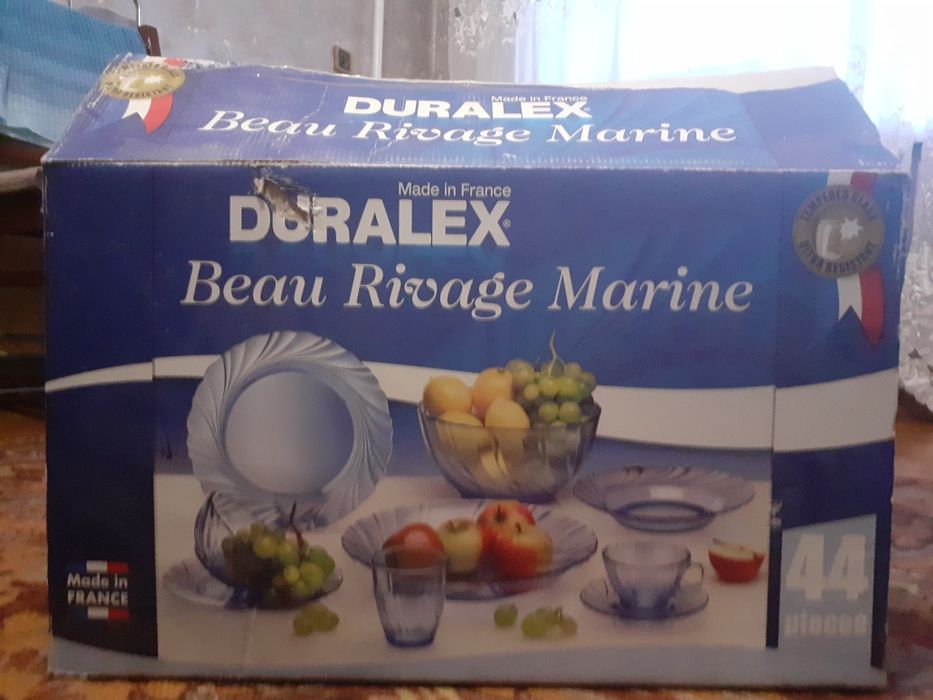 Сервиз столовый новый.