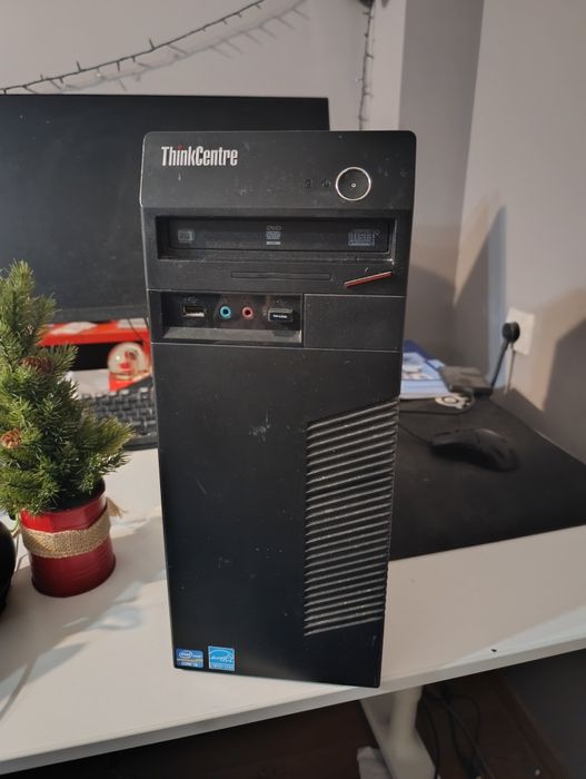 Настолен Компютър