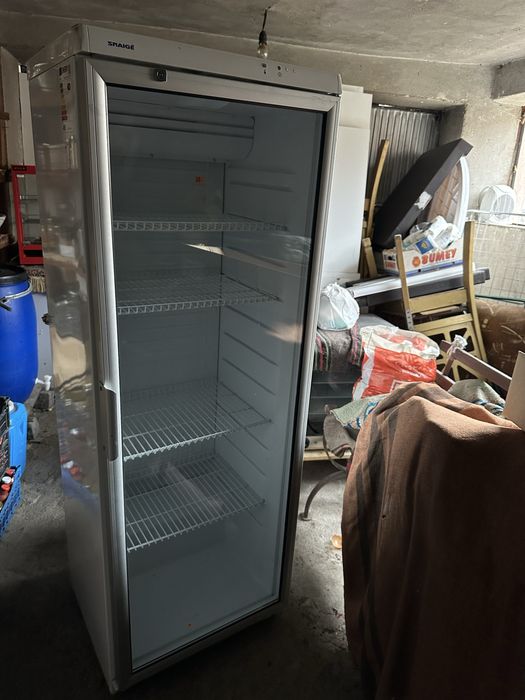 Хладилна витрина