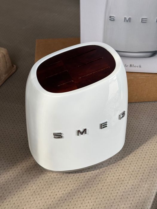 Ножи SMEG белый кейс