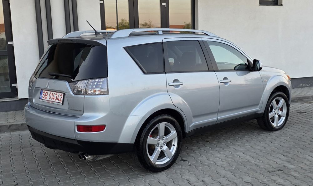 MITSUBISHI Outlander 2010 — imagine 2