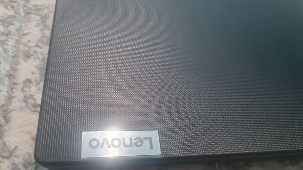 Lenovo v15 g4 ssd256 ddr5 8 gb