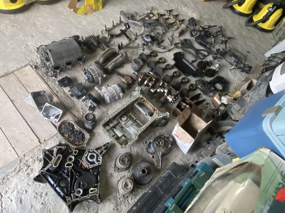 * запачсти на мотор Mercedes 272 разбор в хорошем состоянии