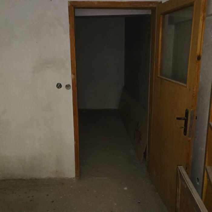 Помещение подходящо за офис, склад или гараж