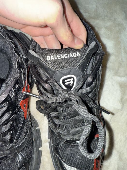 Balenciaga runner grafitti
