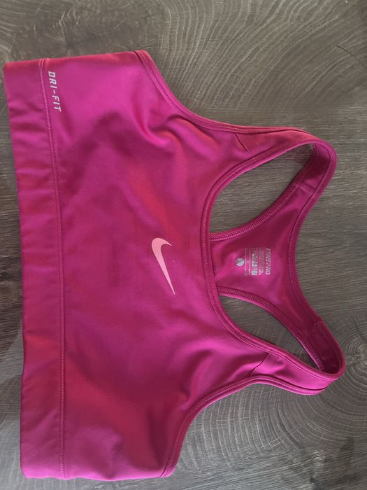 Спортно бюстие Nike L