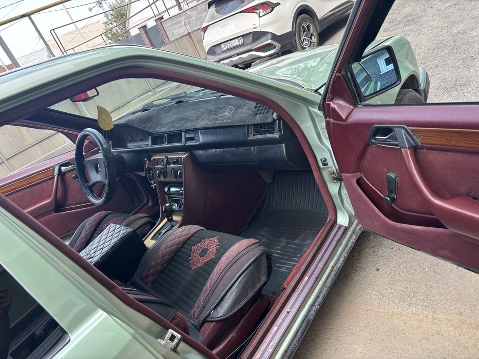 Mercedes-Benz W124