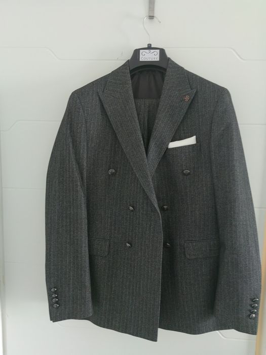 Costum bărbați nou cu eticheta, 80% lana