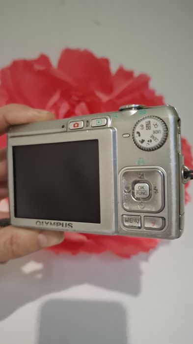 Olympus FE-250 – компактен дигитален фотоапарат