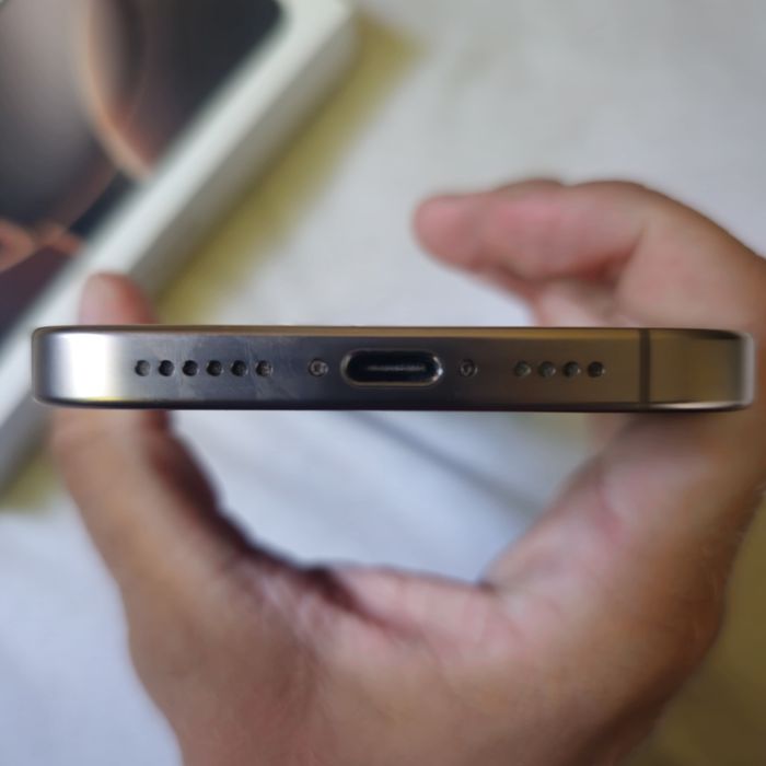 Vand iPhone 16 pro max 256gb desert titanium fullbox garantie