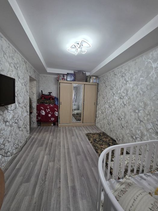 Продаётся 1 переделанная на 2х комнатная квартира на рисовом
