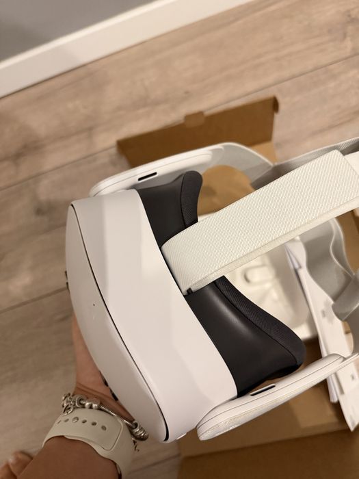 Ochelari VR Mesta Quest 3S