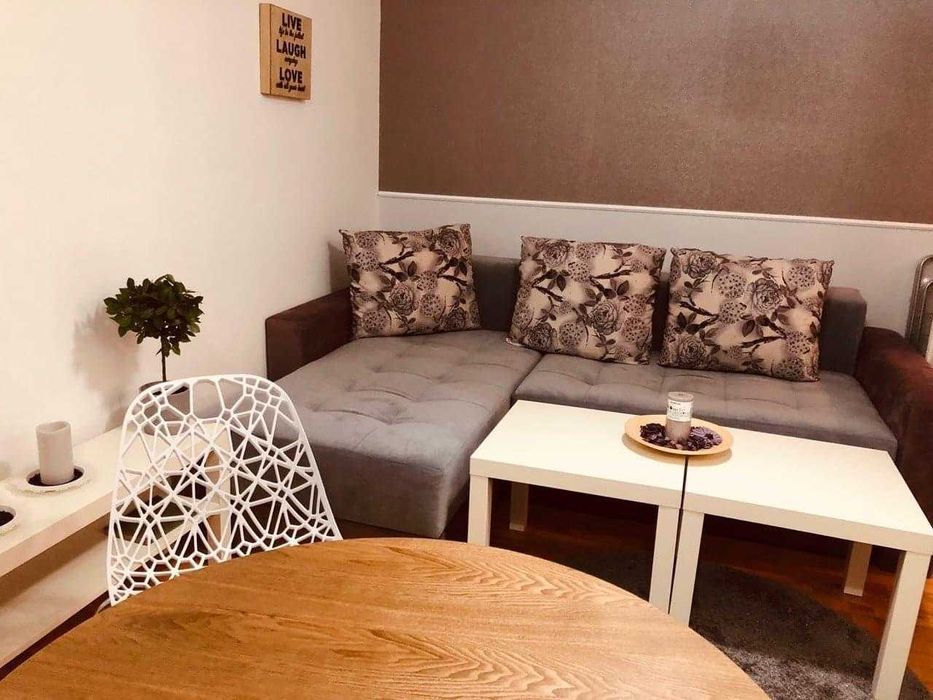 Дава се под наем Двустаен апартамент в Бургас, Братя Миладинови - 57 кв.м за 219.3 € - Снимка #1