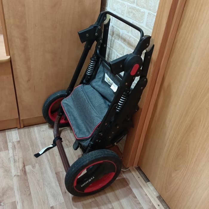 Продам детскую коляску