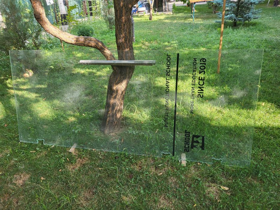 Стеклянная дверь для офисов