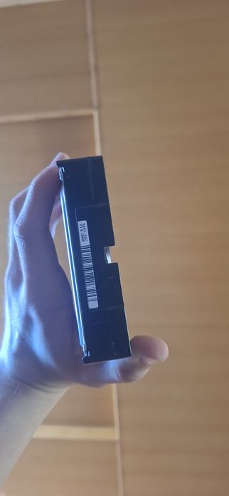 Продам жеский диск 1тб