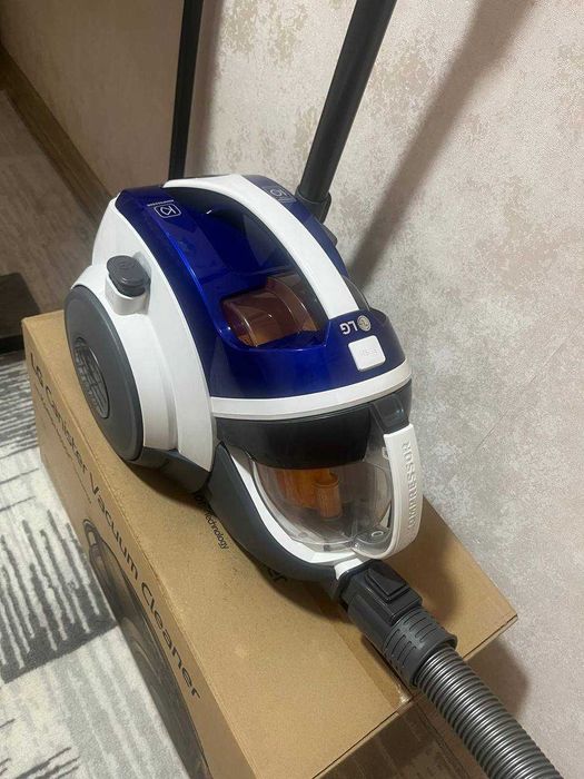 Продаю Пылесос LG Kompressor
