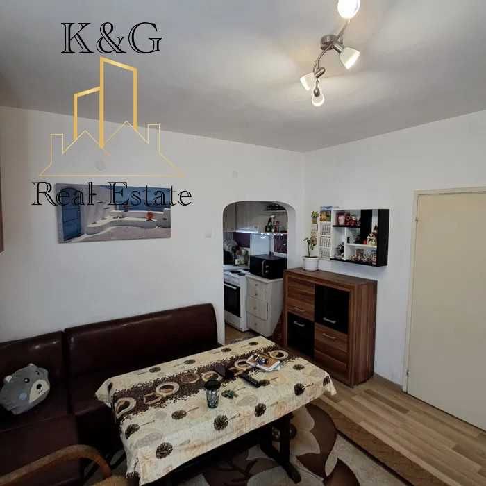 Продава се Тристаен апартамент в Габрово, Център - 54 кв.м за 1204 €/кв.м - Снимка #1