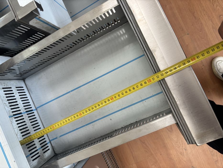 Хладилник с 6 чекмеджета