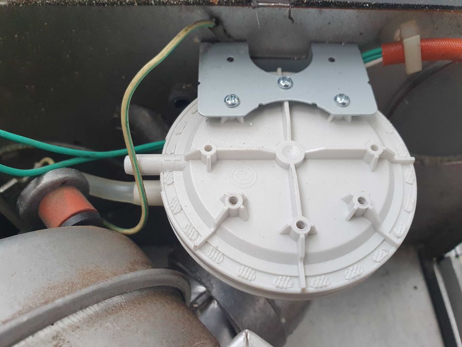 Presostat 110/80 PA aer Ferroli, Domiproject F, Fereasy, Domicompact, Divatop, Domina