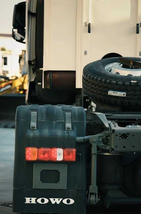 Тягач HOWO-T9H, CNG, 6×4, ZZ4257V384HE1CB