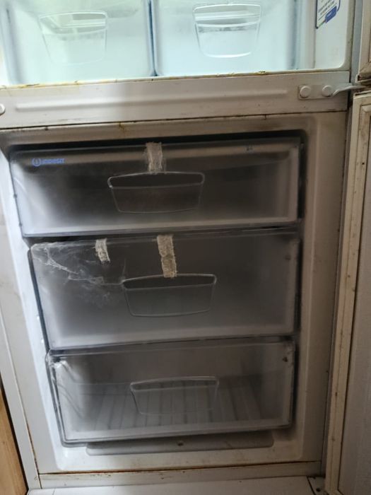 Продаю холодильник Самсунг