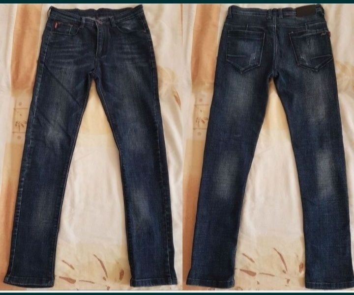 Свитер 48р. Джинсы 46 р.