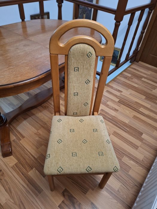 Masa extensibil 12 persoane cu 8 scaune