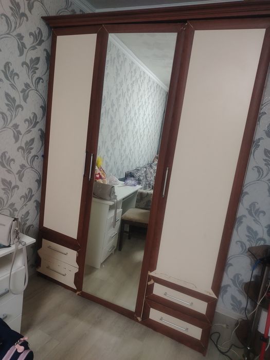 Продам шифоньер,