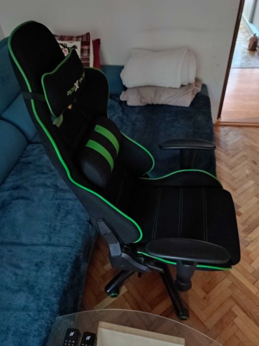 Gaming/desk chair for sale
