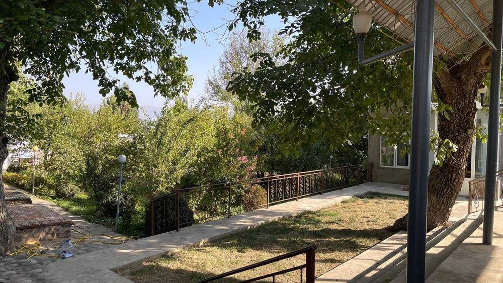 Toshkent Viloyati Bo'stonliq tumani Oq Tosh Soyliq qishlog'i