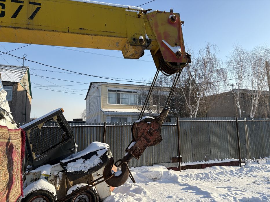 Автокран МАЗ КС-3577