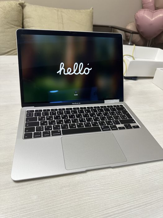 MacBook Air 13.3” (2020)