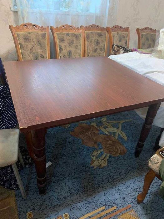 Продам стол и стулья