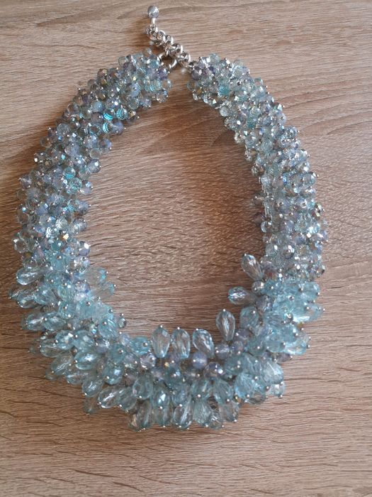 Масивно колие с кристали