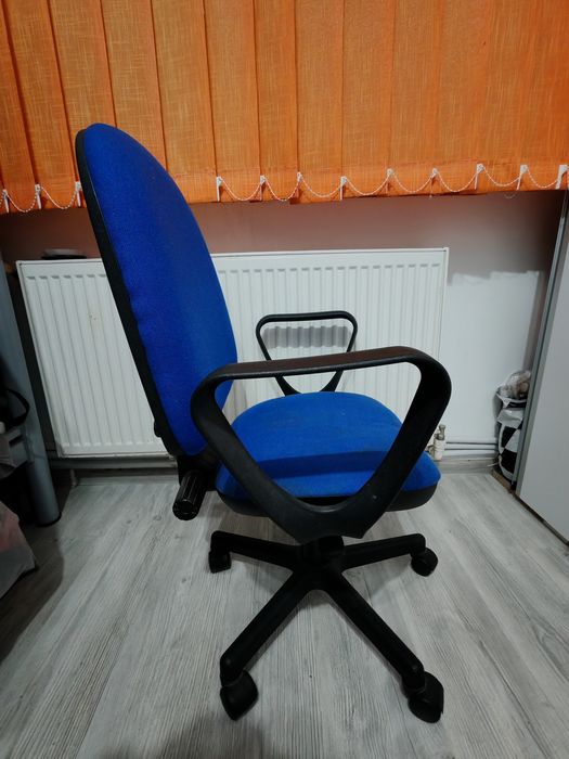 Scaun birou reglabil pe înălțime