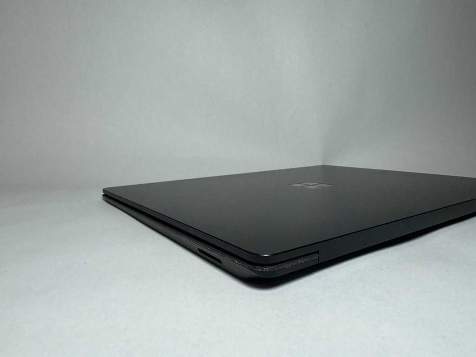 Microsoft Surface Laptop 2 i7 16GB 512GB SSD Negru/Black