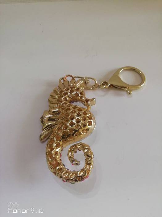 Ключодържател цветен папагал и морско конче  с камъни Сваровски.