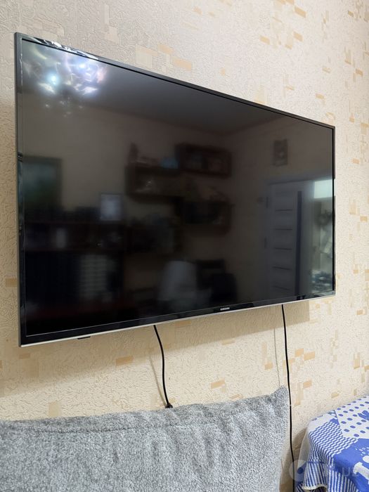 Продаётся Samsung UE43K5002AK телевизор