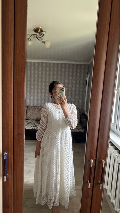 Продаю белое платье