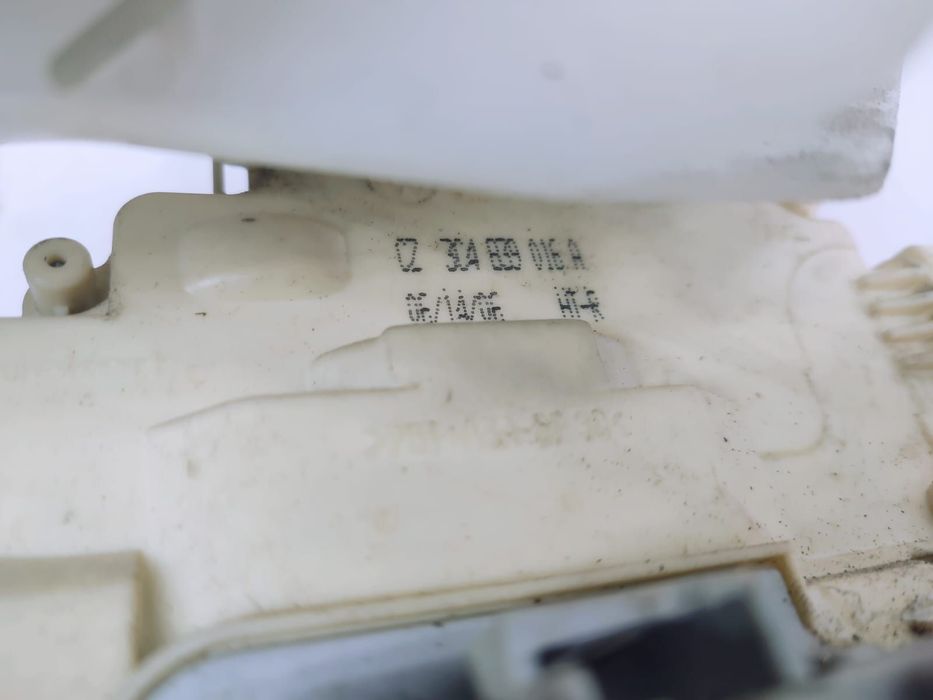 Broasca incuietoare dreapta spate 3c4839016a Volkswagen VW Passat B7