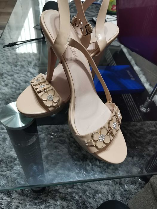 Rochie eleganta noua+sandalute cadou