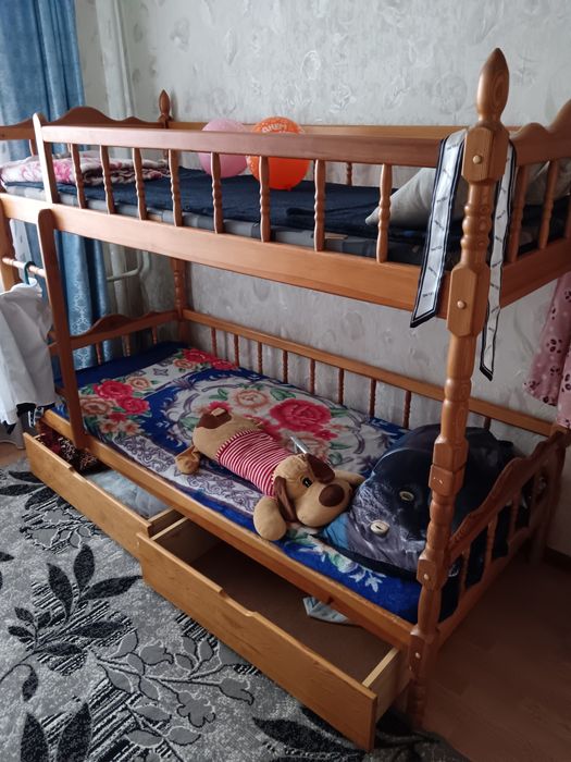 Продам двухъярусную кровать
