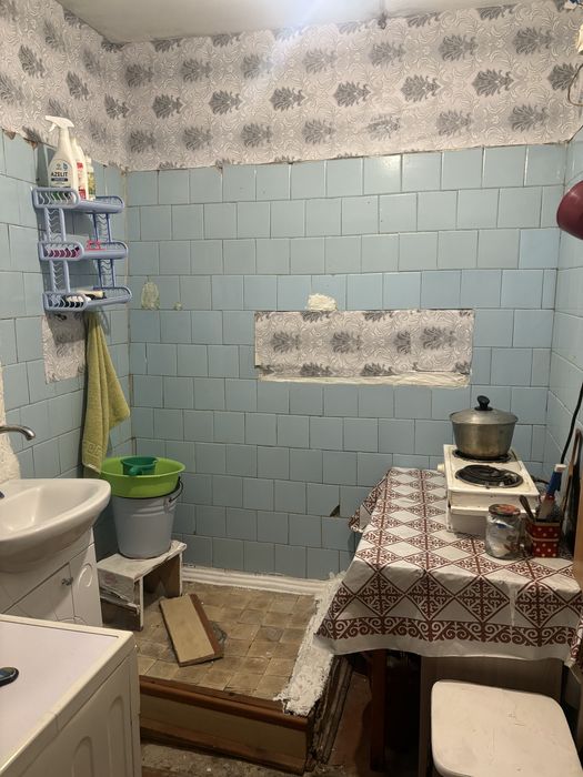 Продам  2 комн в общежитий