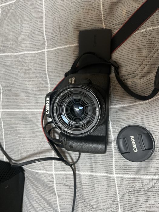 Фотоапарат Canon 800d