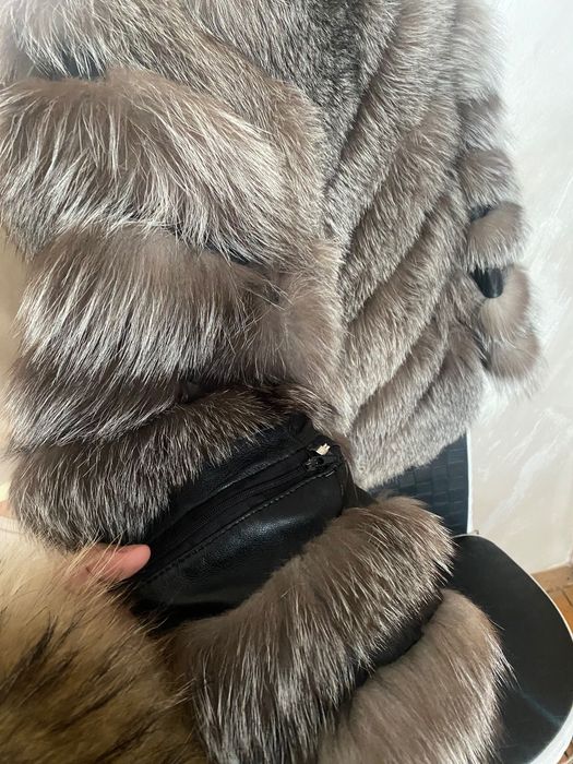 Продава се палто