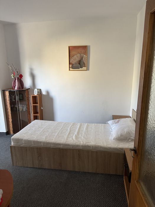 Inchiriez 1 cam, et.2, Piata Centrala, CT, 1200 lei