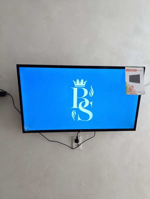 Телевизор, пылесос